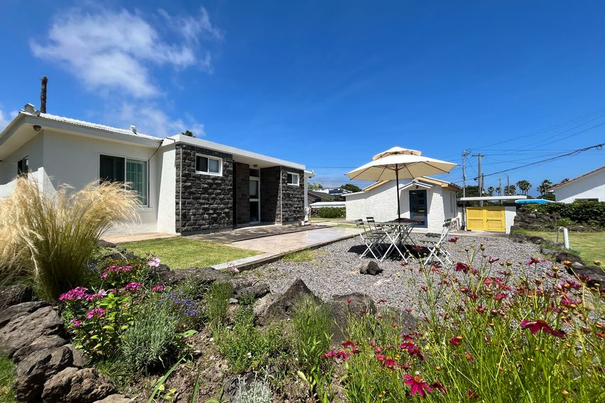 법환포구 돌담집 밖거리