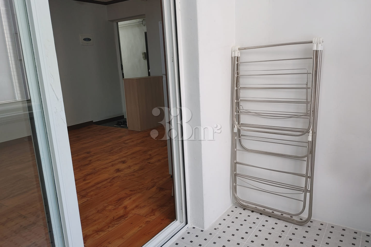 Spacious Studio Apartment in Sinchang-dong (U 4th image