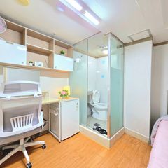 Small and Cozy Room 520 Unit Image