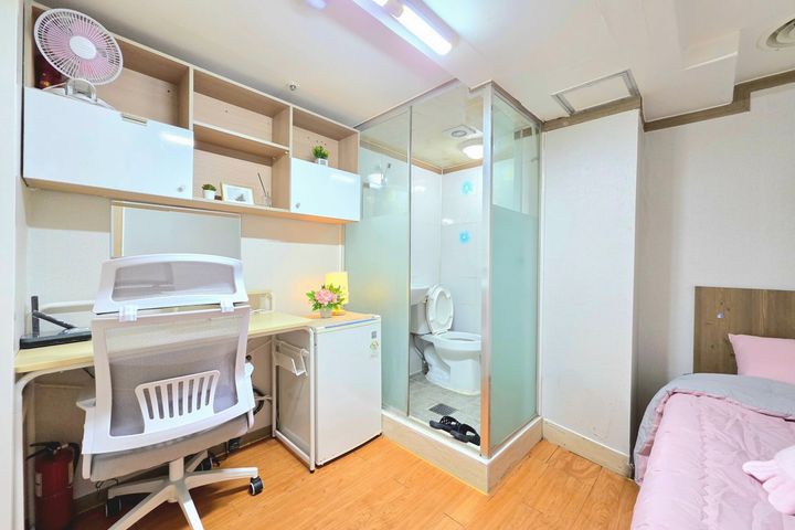 Small and Cozy Room 520 0th image