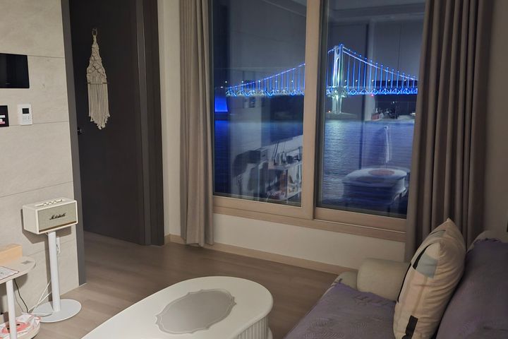 광안리 바다위의 집 0번째 이미지