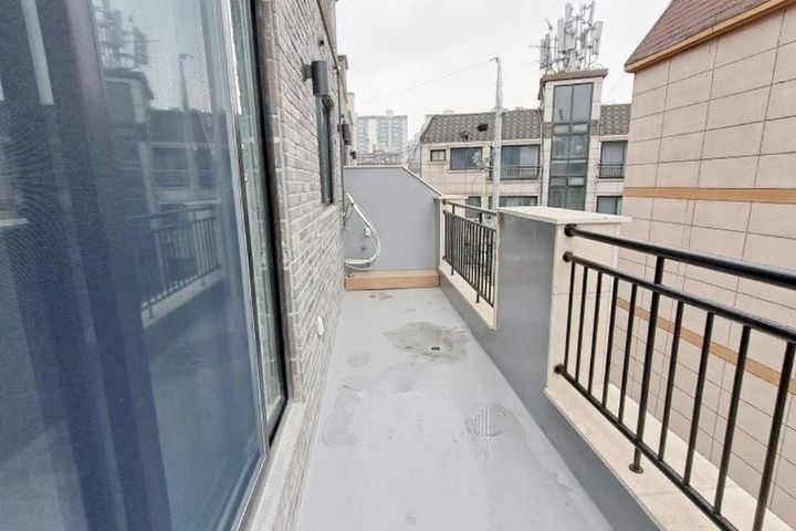 Newly built two-room unit with a terrace and  6th image