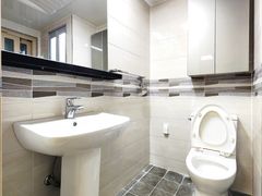 Fully furnished two-bedroom apartment near Mu 13th image