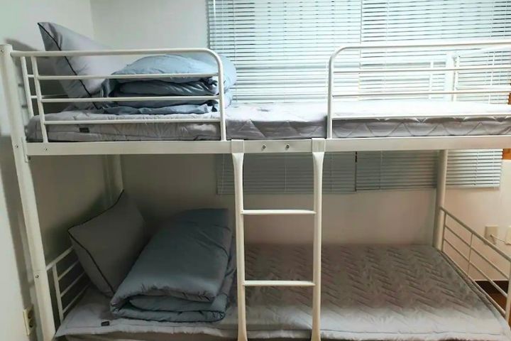 Room 201 4th image