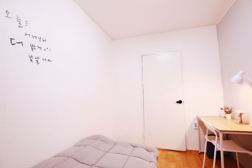 이대역 도보 4분 4룸