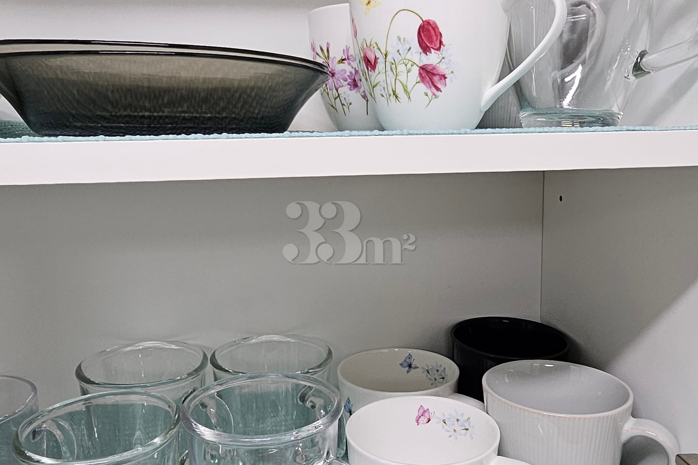 Clean two-room apartment with parking in Hong 10th image
