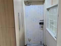 Spacious and Bright 32-Pyeong Home in Dongduc 4th image
