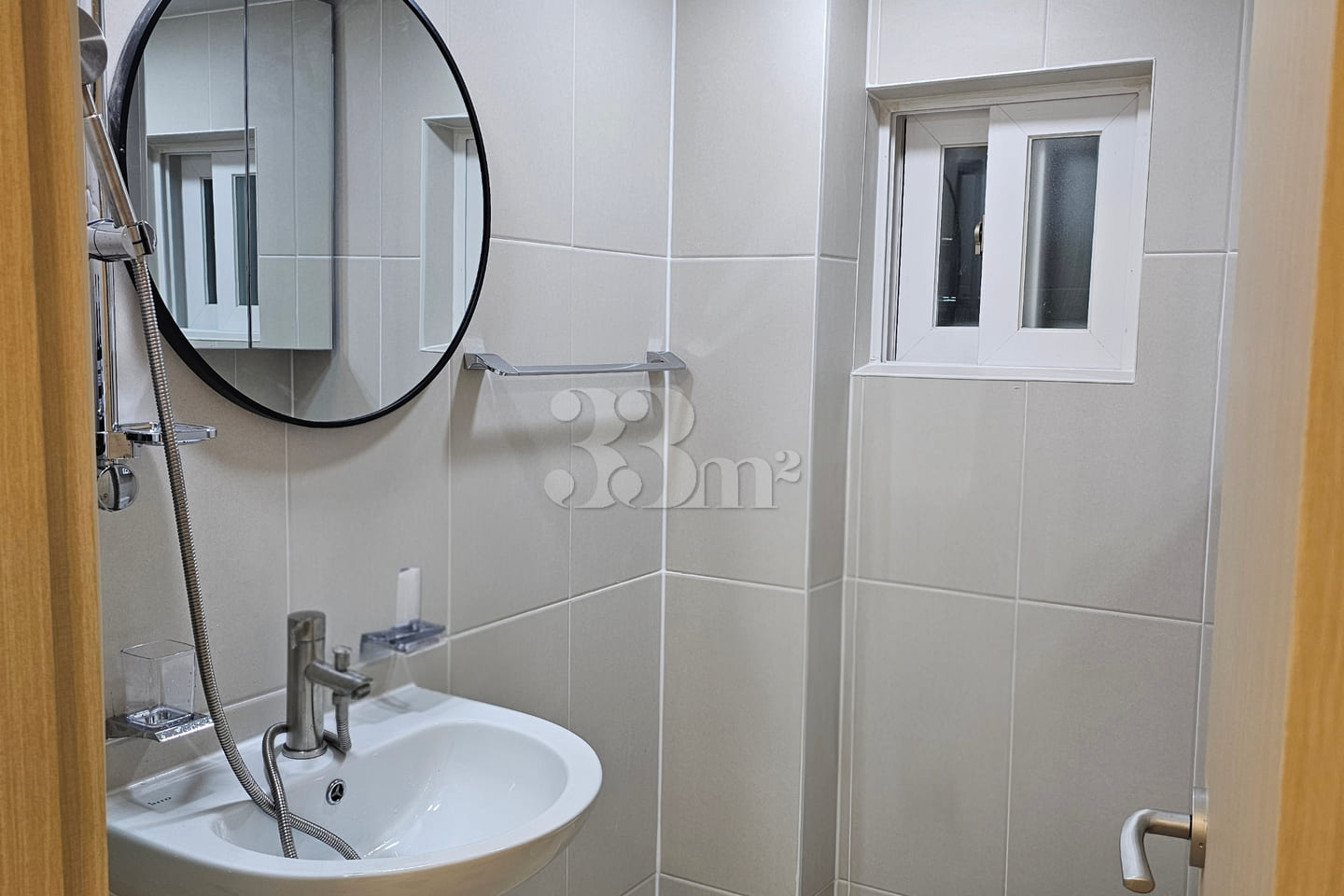 Guwol-gil Hospital, clean, fully furnished 5th image