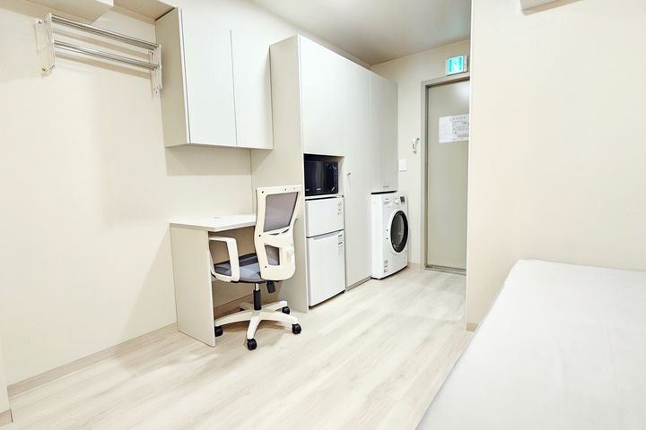 Newly built, fully furnished, high-quality st 1th image