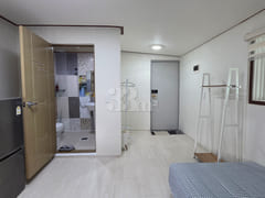 Located in front of the Jeonbuk National Univ 1th image