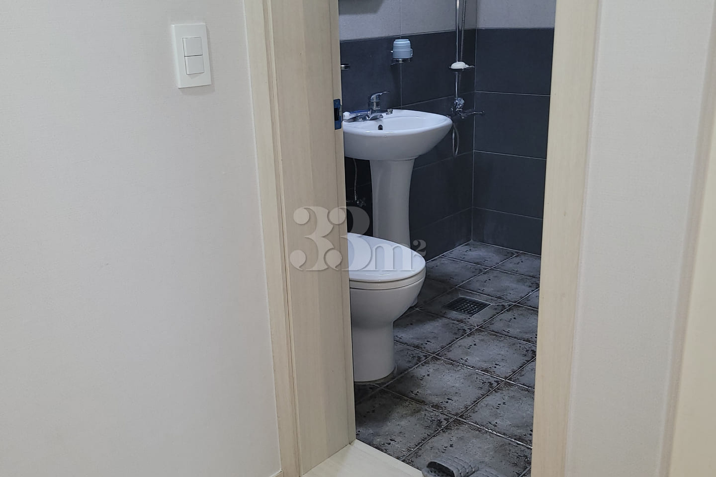 Unseo Station Fully Furnished Twin Room 7th image