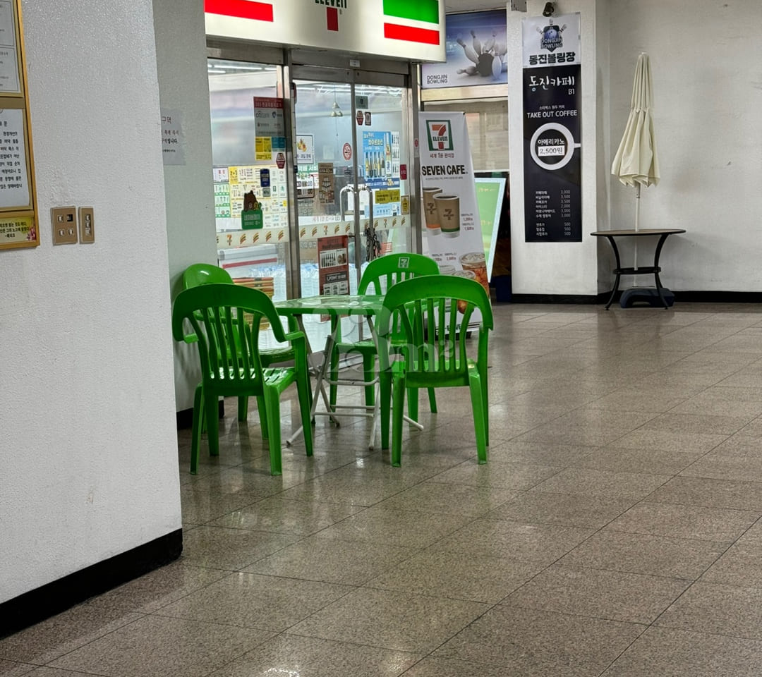 Sokcho Studio Apartment with Ocean View and F 17th image