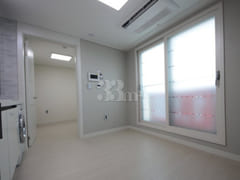 Newly built, fully furnished, prime floor 9th image