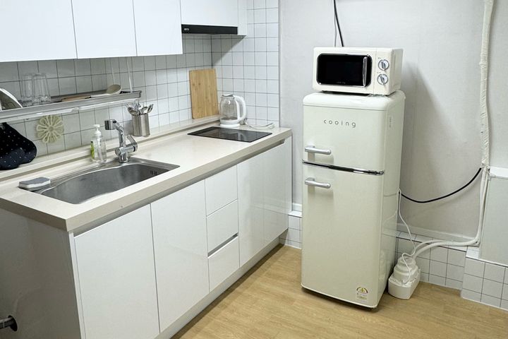 Two-room house near Sinseoldong Station 8th image