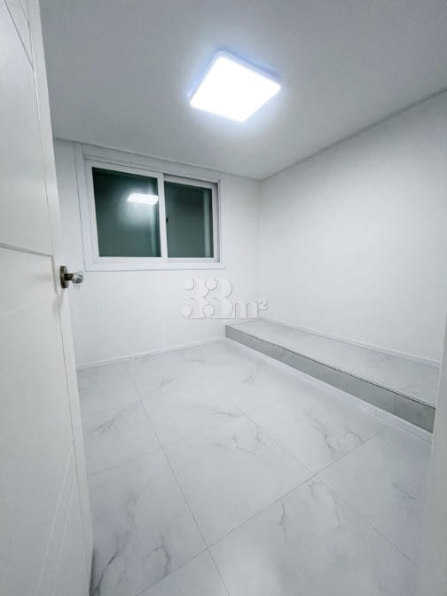 Semi-basement two-room unit near the station 3th image