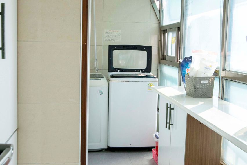 삼삼618 홍대정문1분