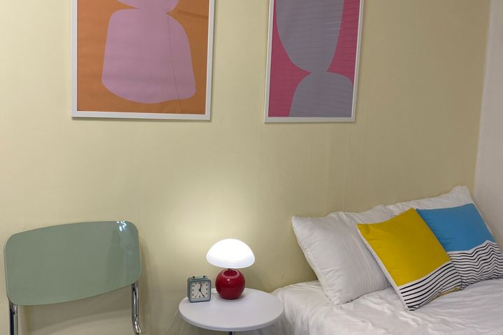 5 minutes from Sinchon Station / 1st floor, p 10th image
