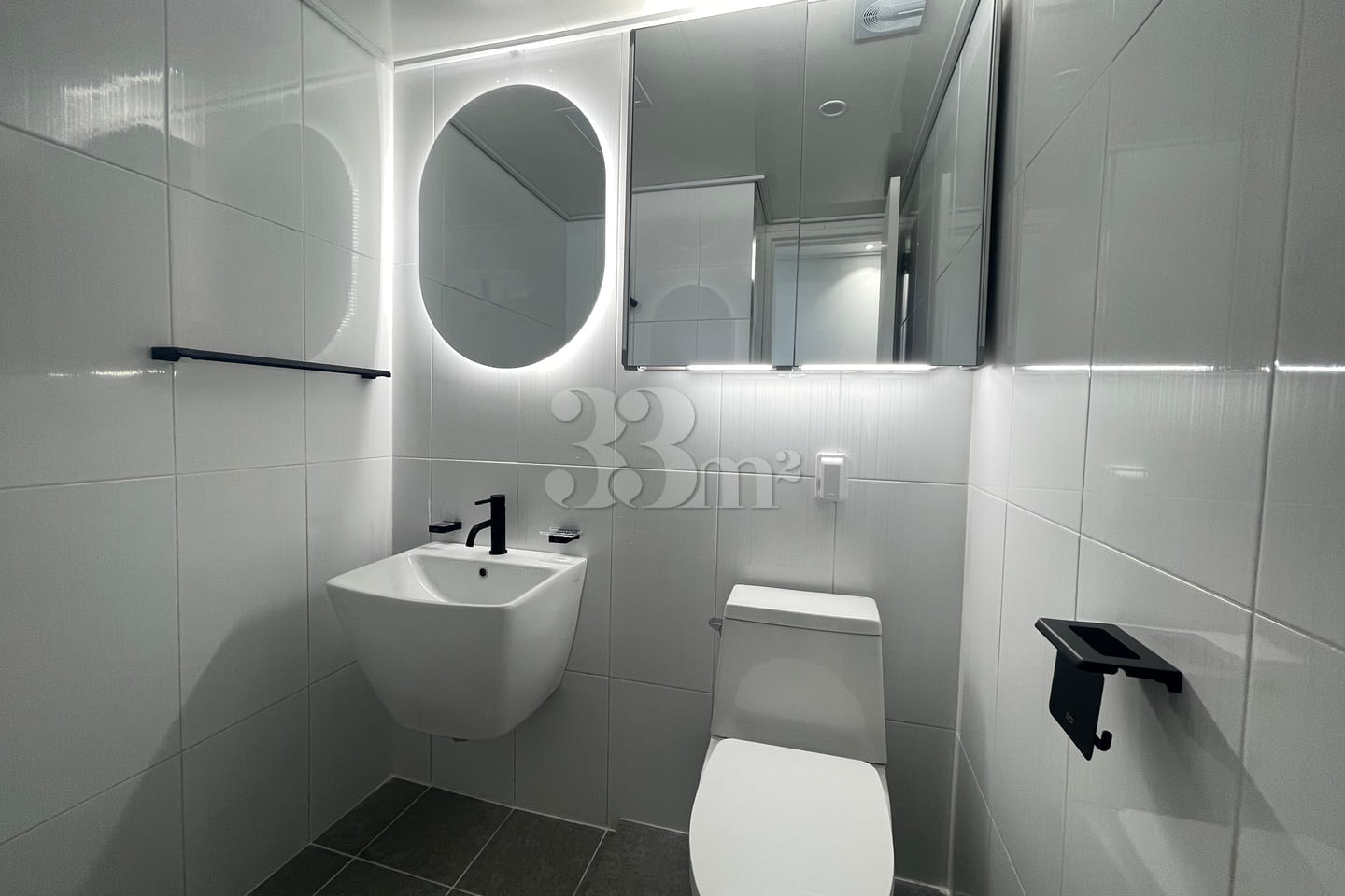 Sadang. Parking available. Modern room for 2  9th image