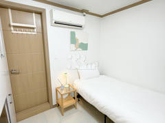 Walking distance: 3 minutes to Sinchon, 9 min 3th image