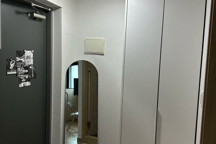 Pleasant, fully-furnished studio apartment ne 5th image