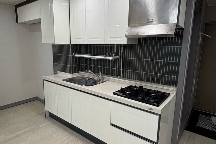 Clean two-room apartment in Siheung-dong 5th image