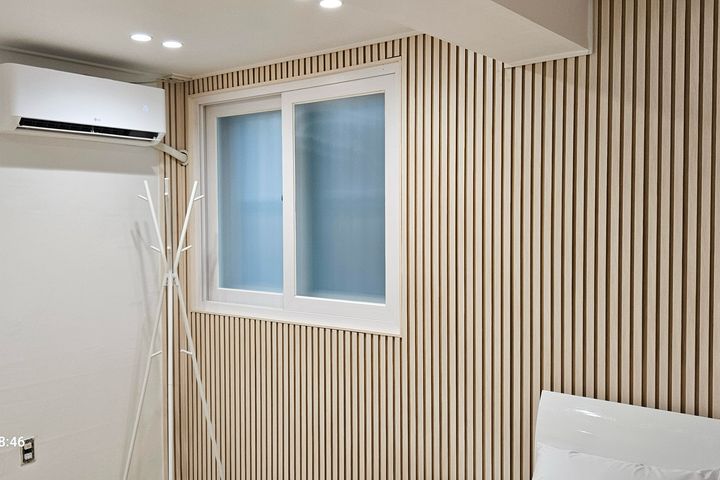 Cleanly Remodeled Room 12 3th image