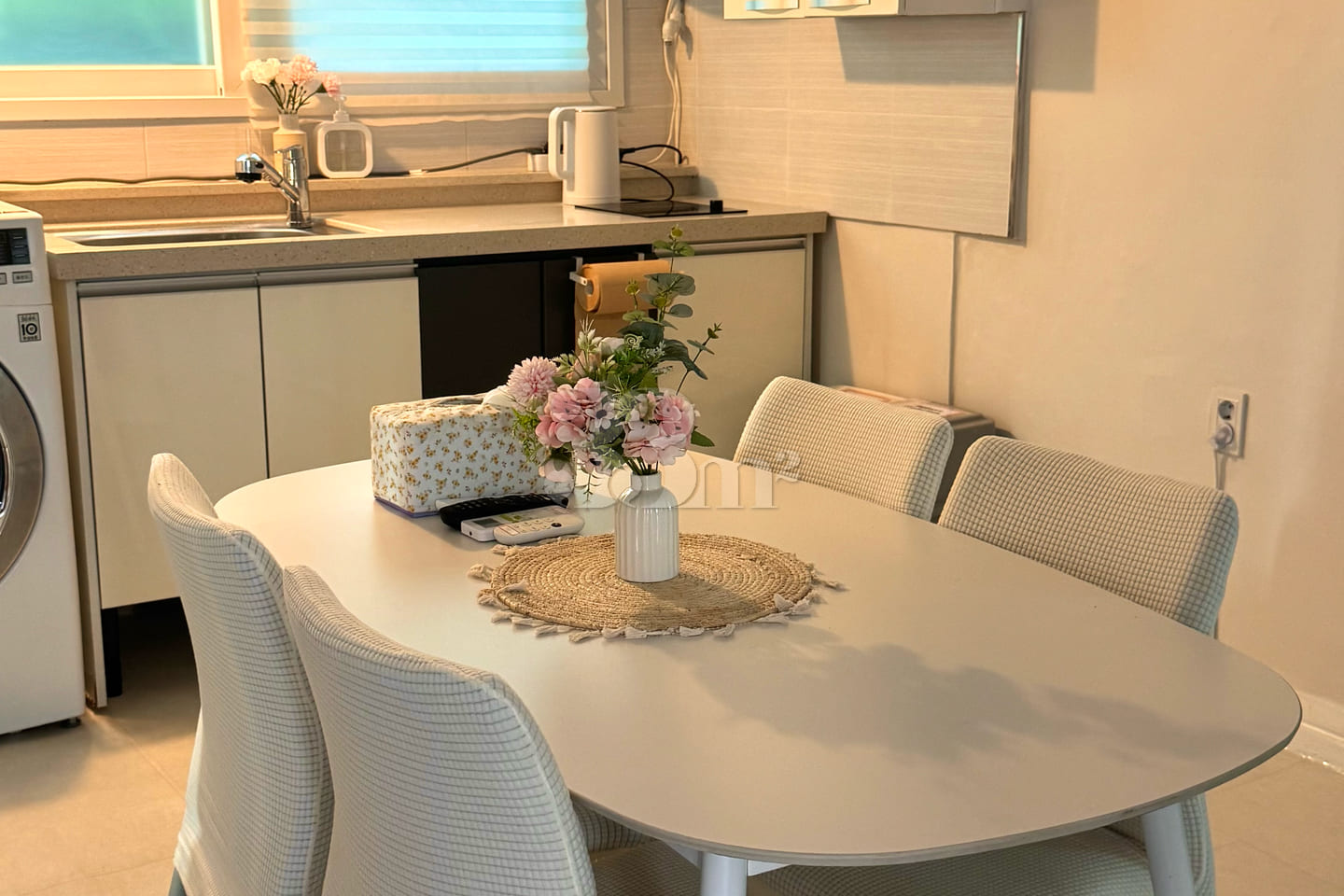 Deungchon Station 2-bedroom unit, 3 beds, sle 2th image