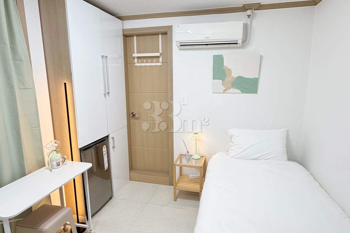Walking distance: 3 minutes to Sinchon, 9 min 1th image