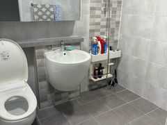 Clean three-room apartment in Wadong 8th image