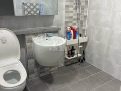 Clean three-room apartment in Wadong 8th image