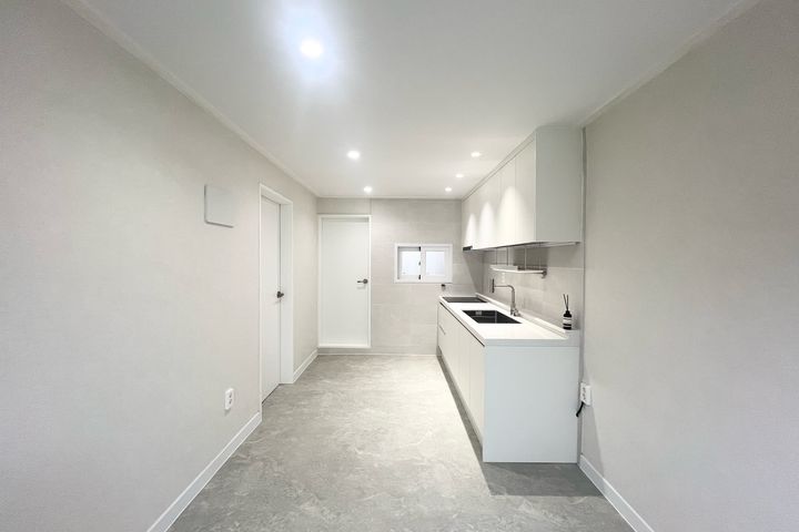 5 minutes from Achasan Station, parking avail 8th image