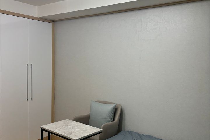 Gangnam Station, 1-minute walk, fully furnish 4th image