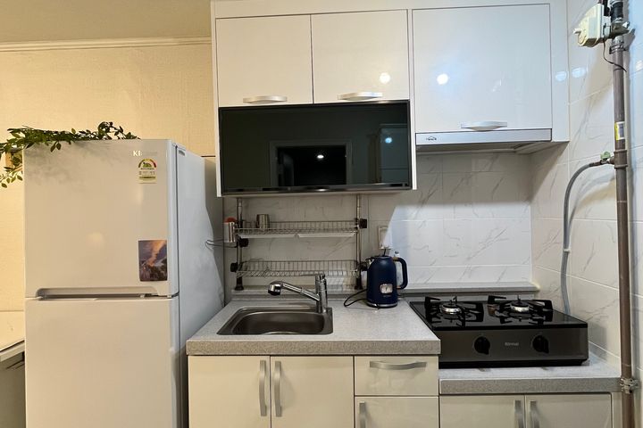 Fully furnished unit near Hyosung Hospital & 11th image