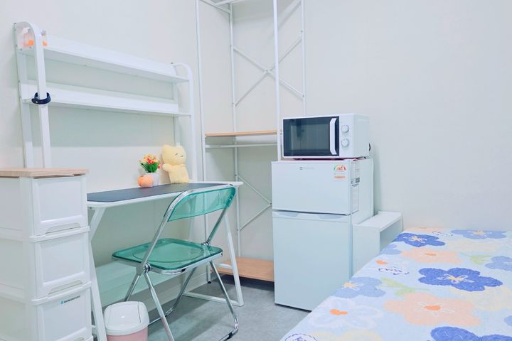 Room 202 0th image