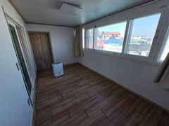 Spacious and affordable room B 9th image
