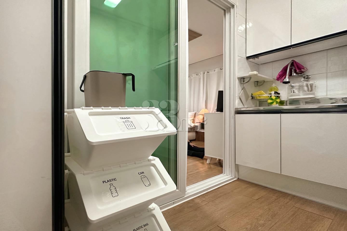 Well-maintained, fully furnished room 🍀 8th image