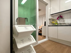 Well-maintained, fully furnished room 🍀 8th image