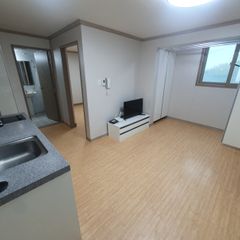 Sansu Town A Two-Bay C12 Unit Image