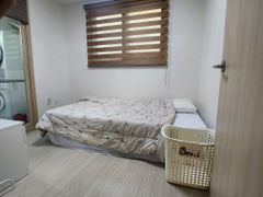 3-bedroom, 2-bathroom apartment near the subw 10th image