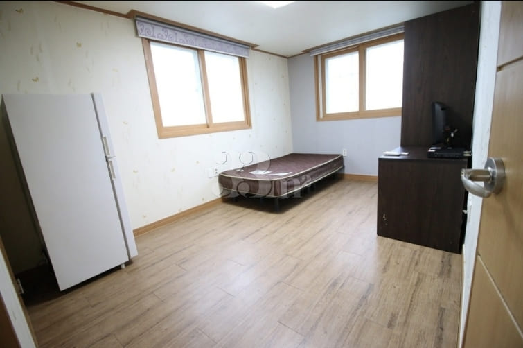 Near City Hall Station and Yeonje-gu Office 4th image