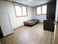 Near City Hall Station and Yeonje-gu Office 4th image