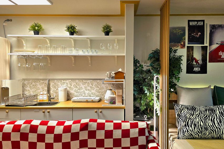 홍대역연결★호텔+멀티룸