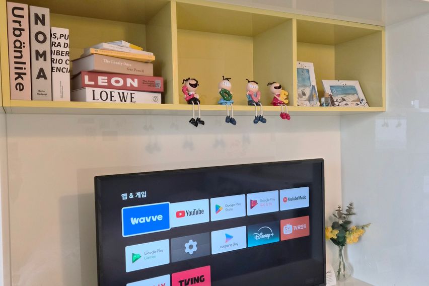 Ocean view, cooking and laundry available. 5th image