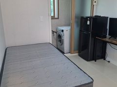 Beautiful Room 203 4th image