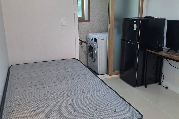 Beautiful Room 203 4th image