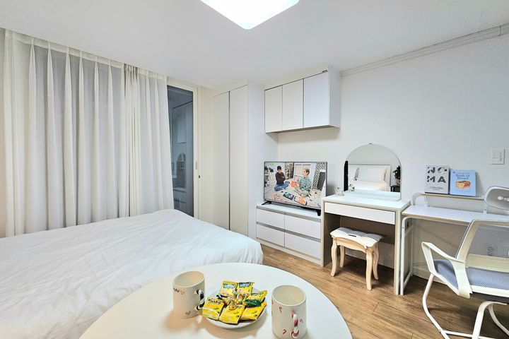 Dunsan-dong + Fully Furnished + Outcall Servi 2th image