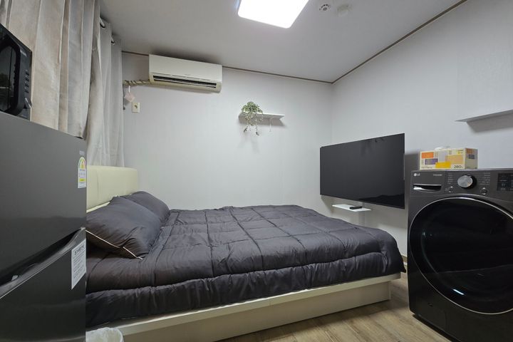 Cozy Room 1 2th image