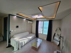Doksan-dong Bright Two-Room Apartment, Parkin 1th image