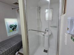 Clean shower room 4th image