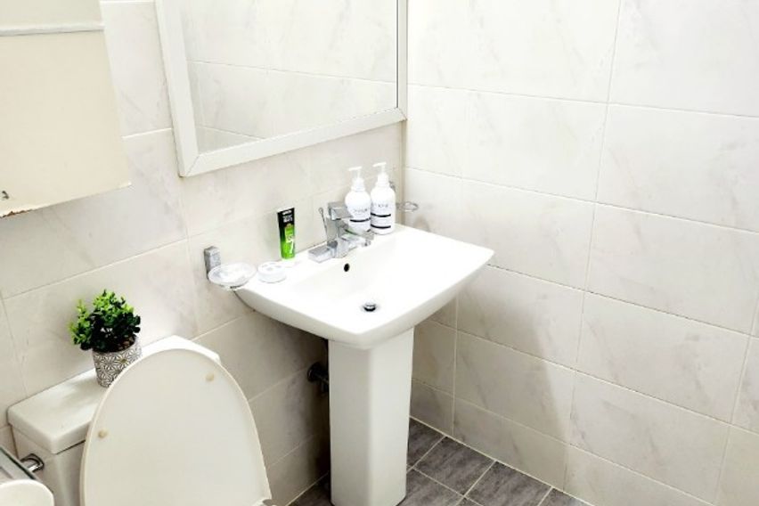 신논현역 2분거리